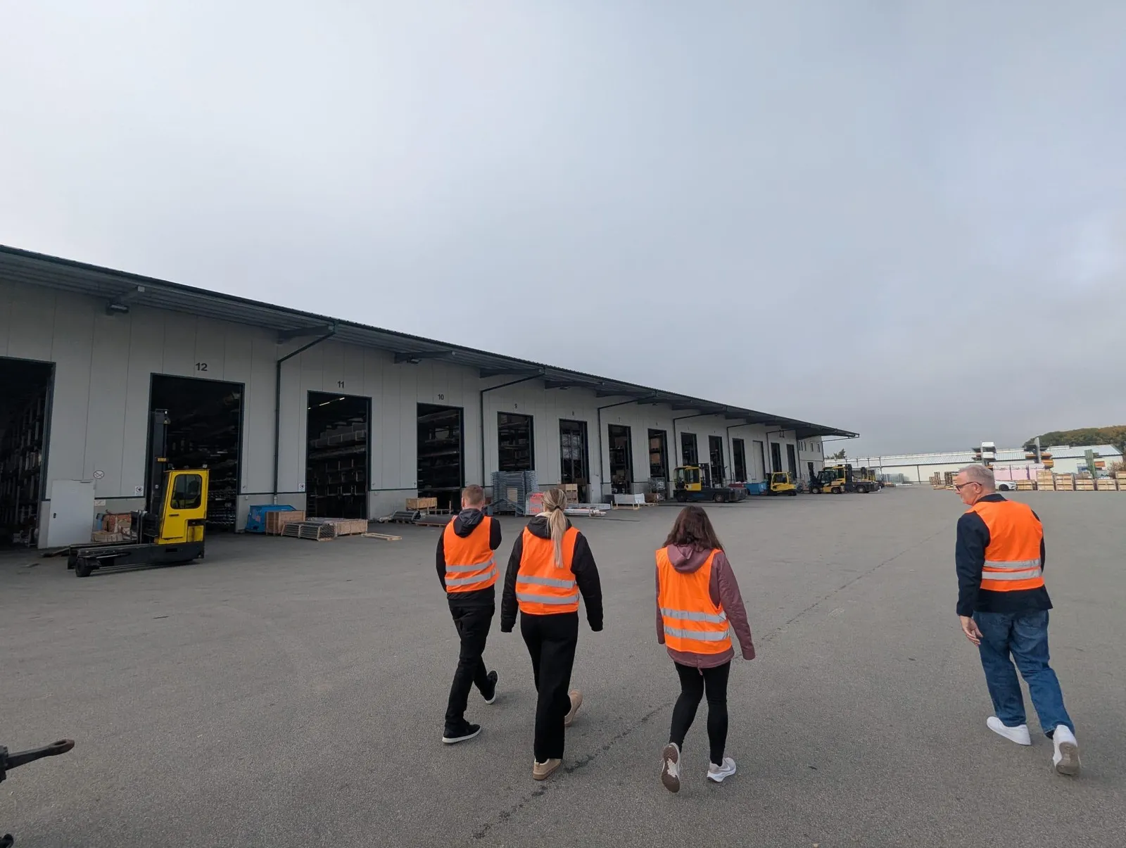 WOLF-Haus Lagerhalle – Holzfertigbau Produktion